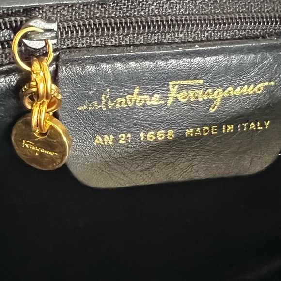 Gorgeous 2-Way Black Ferragamo - Picture 8 of 12